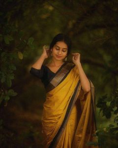 Kanjivaram Soft Lichi Silk Saree With Blouse Piece